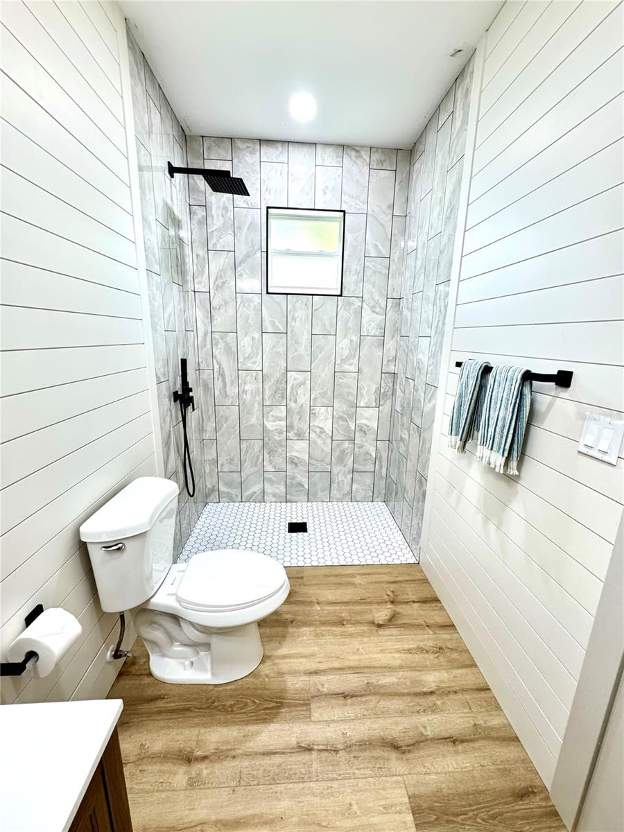 Image 21 of 57 For 1306 8th Street 1 & 2