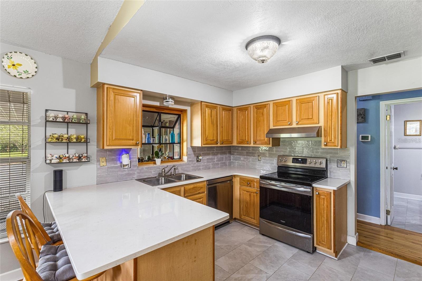 Image 11 of 30 For 17877 Phil C Peters Rd