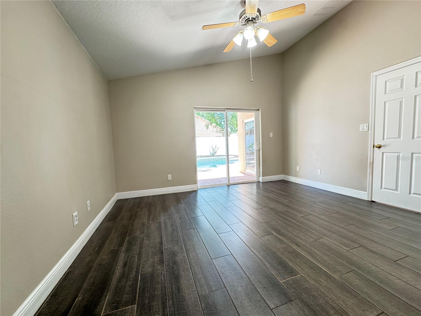 Image 19 of 23 For 475 Lisa Karen Circle
