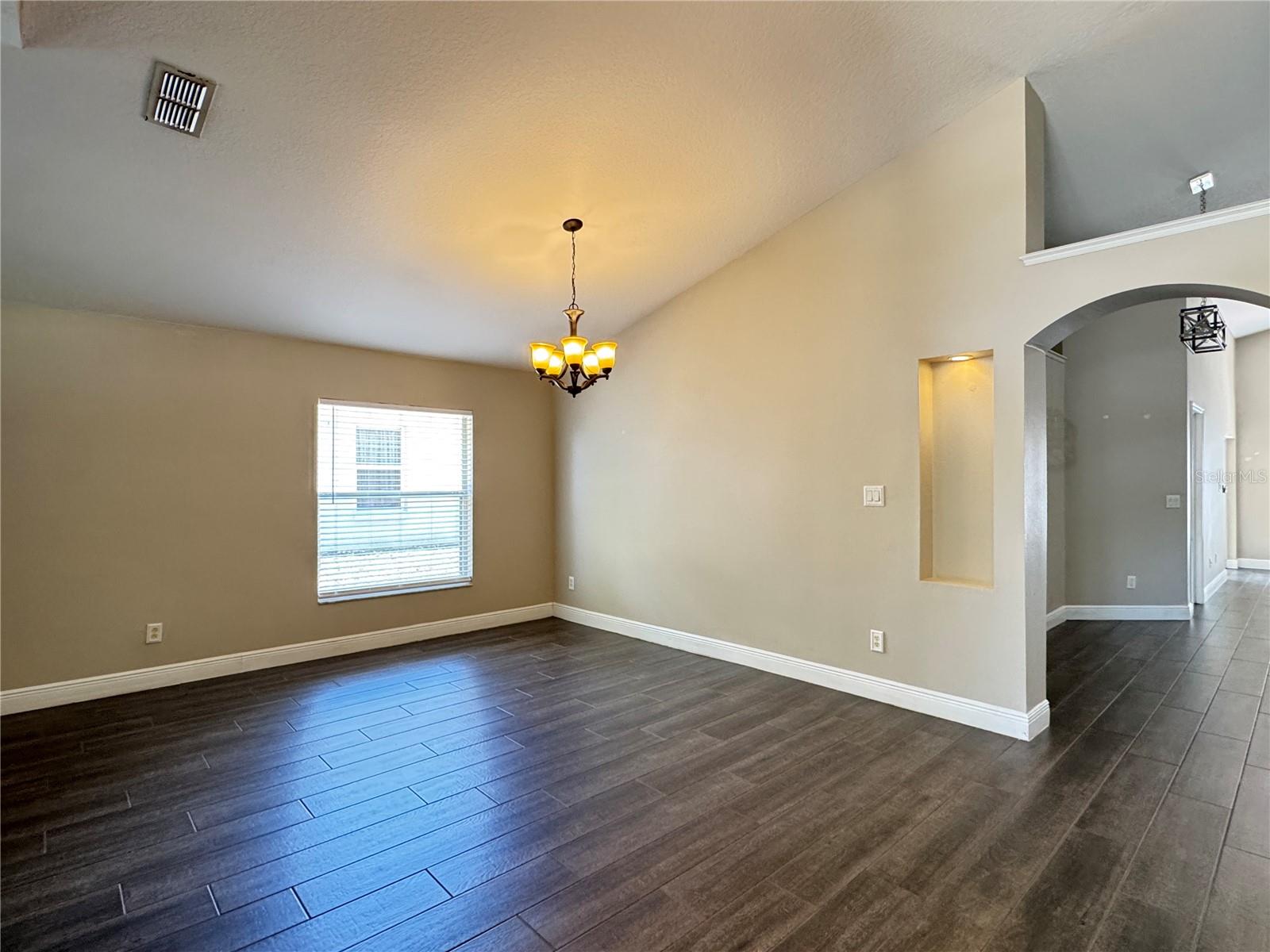 Image 5 of 23 For 475 Lisa Karen Circle