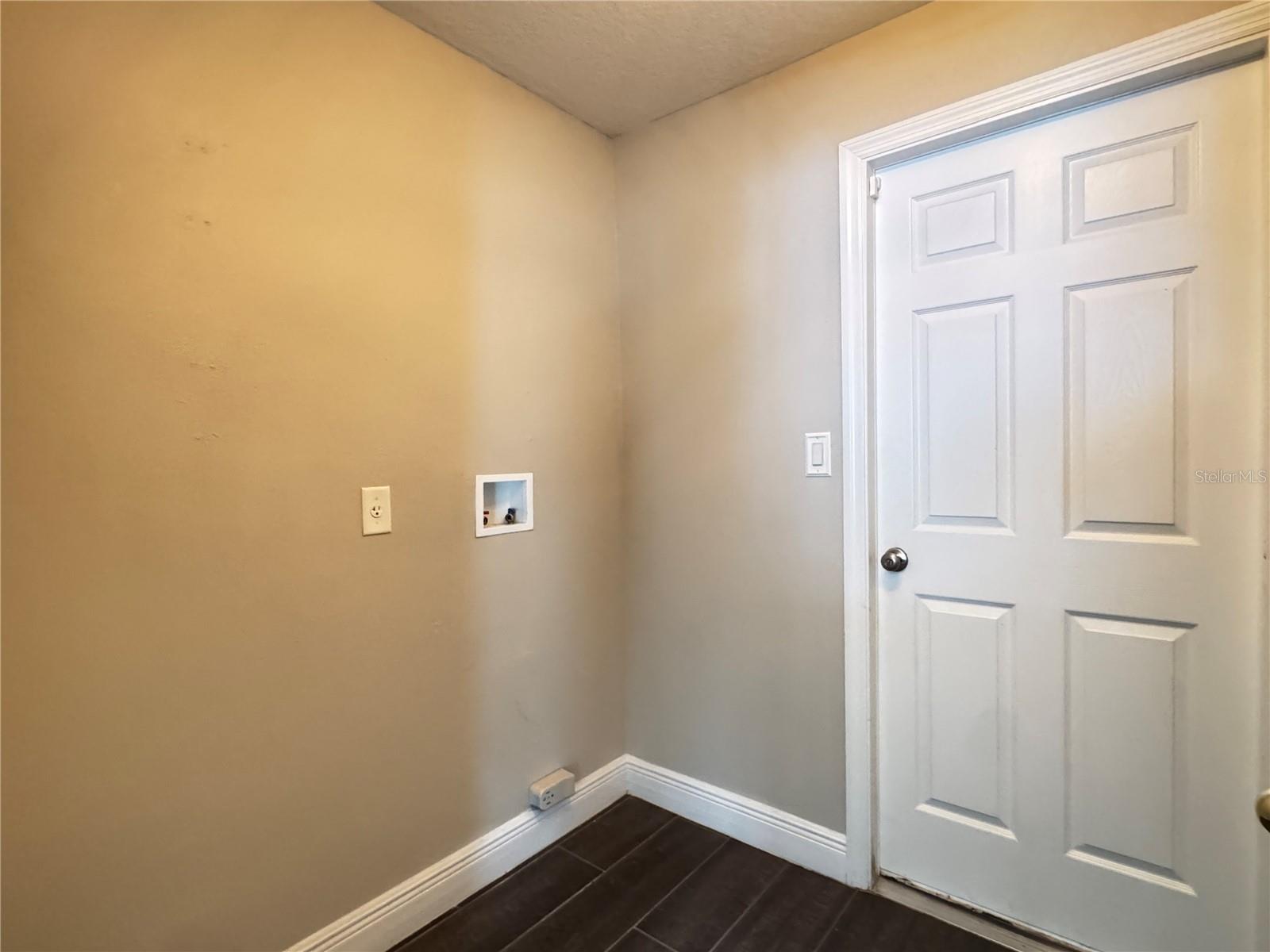 Image 6 of 23 For 475 Lisa Karen Circle