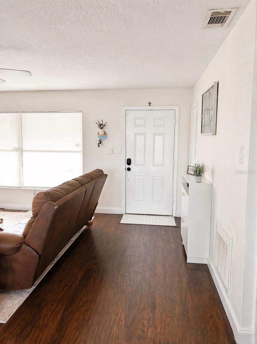 Image 5 of 16 For 417 Little Spring Hill Dr