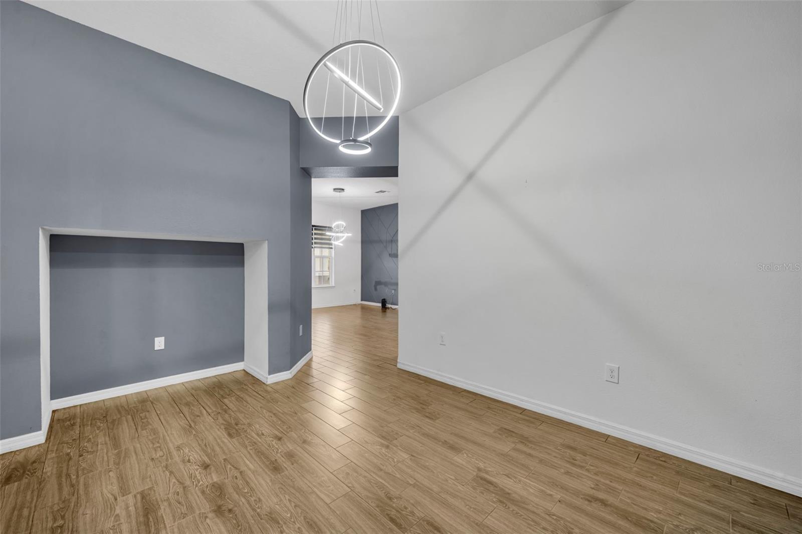 Image 12 of 33 For 15078 Willow Arbor Circle