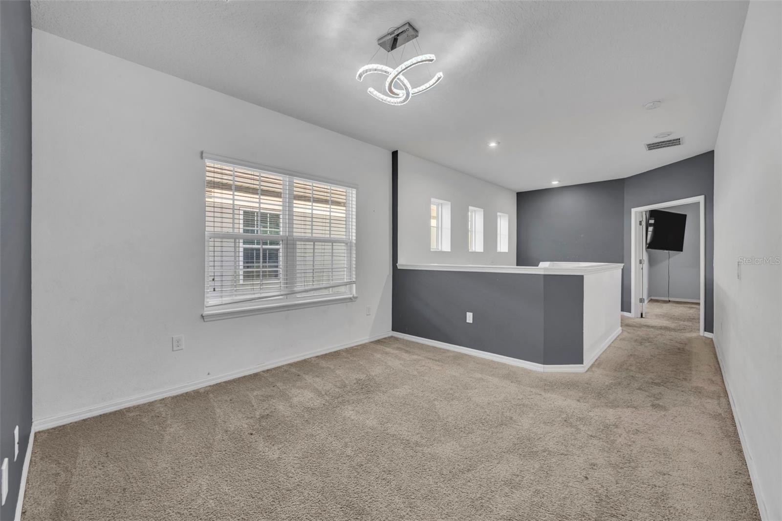 Image 22 of 33 For 15078 Willow Arbor Circle