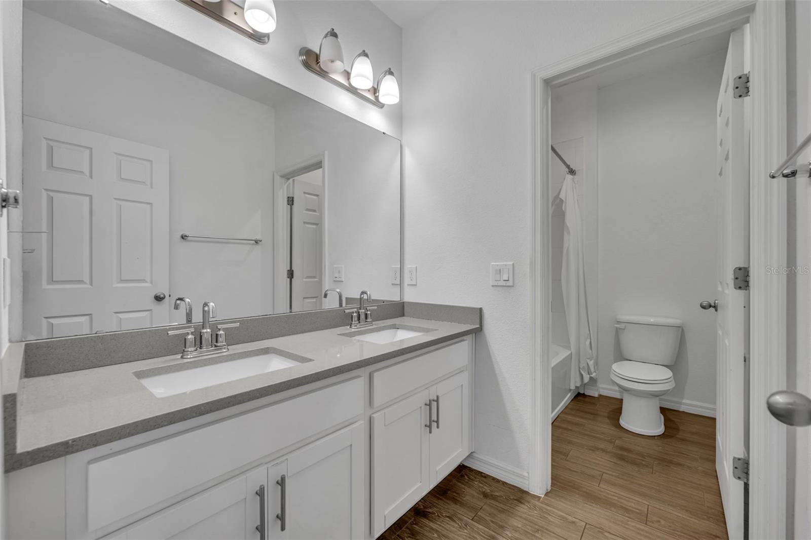 Image 31 of 33 For 15078 Willow Arbor Circle