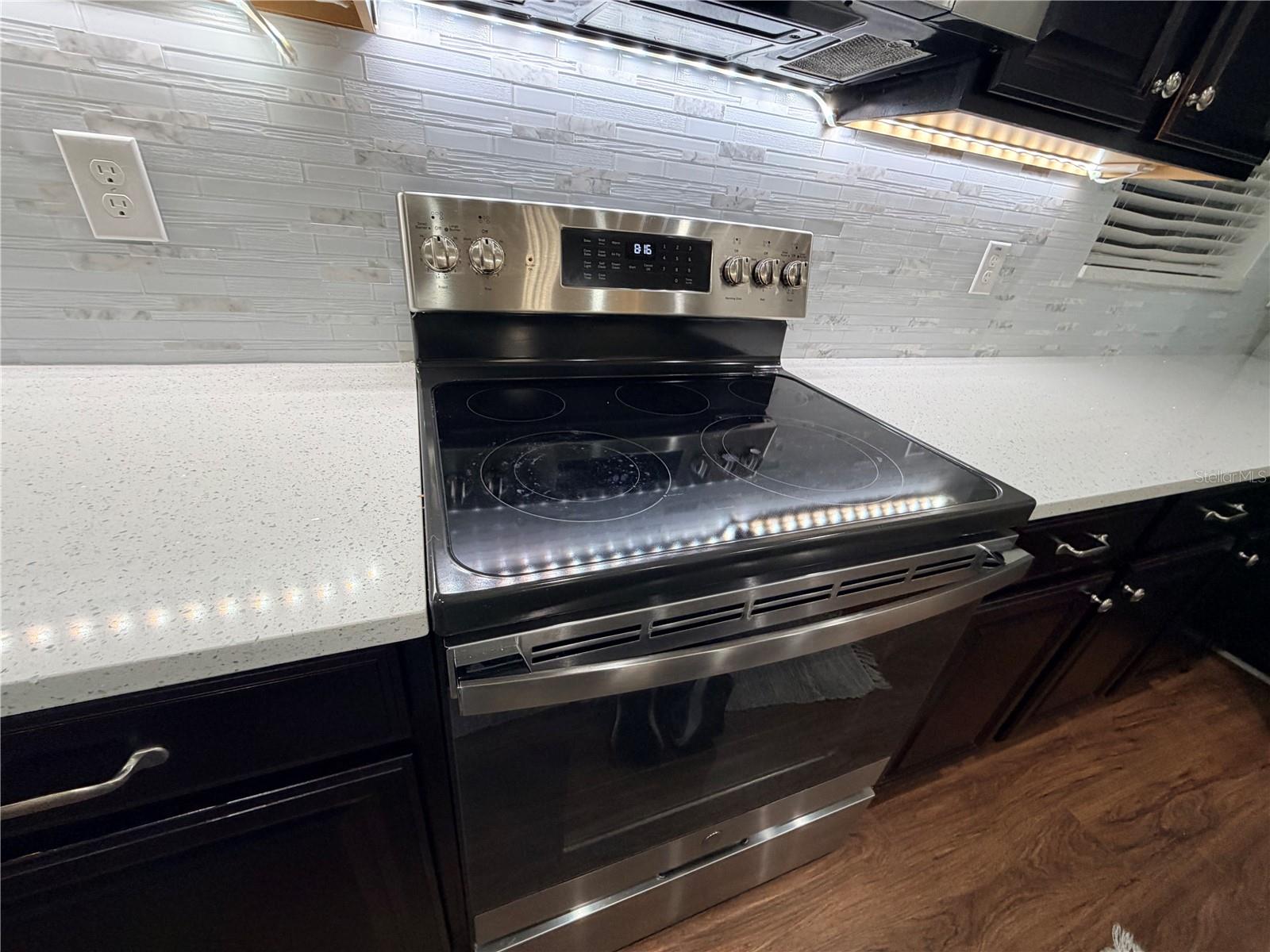 Image 13 of 80 For 2997 Buccaneer Palm Road