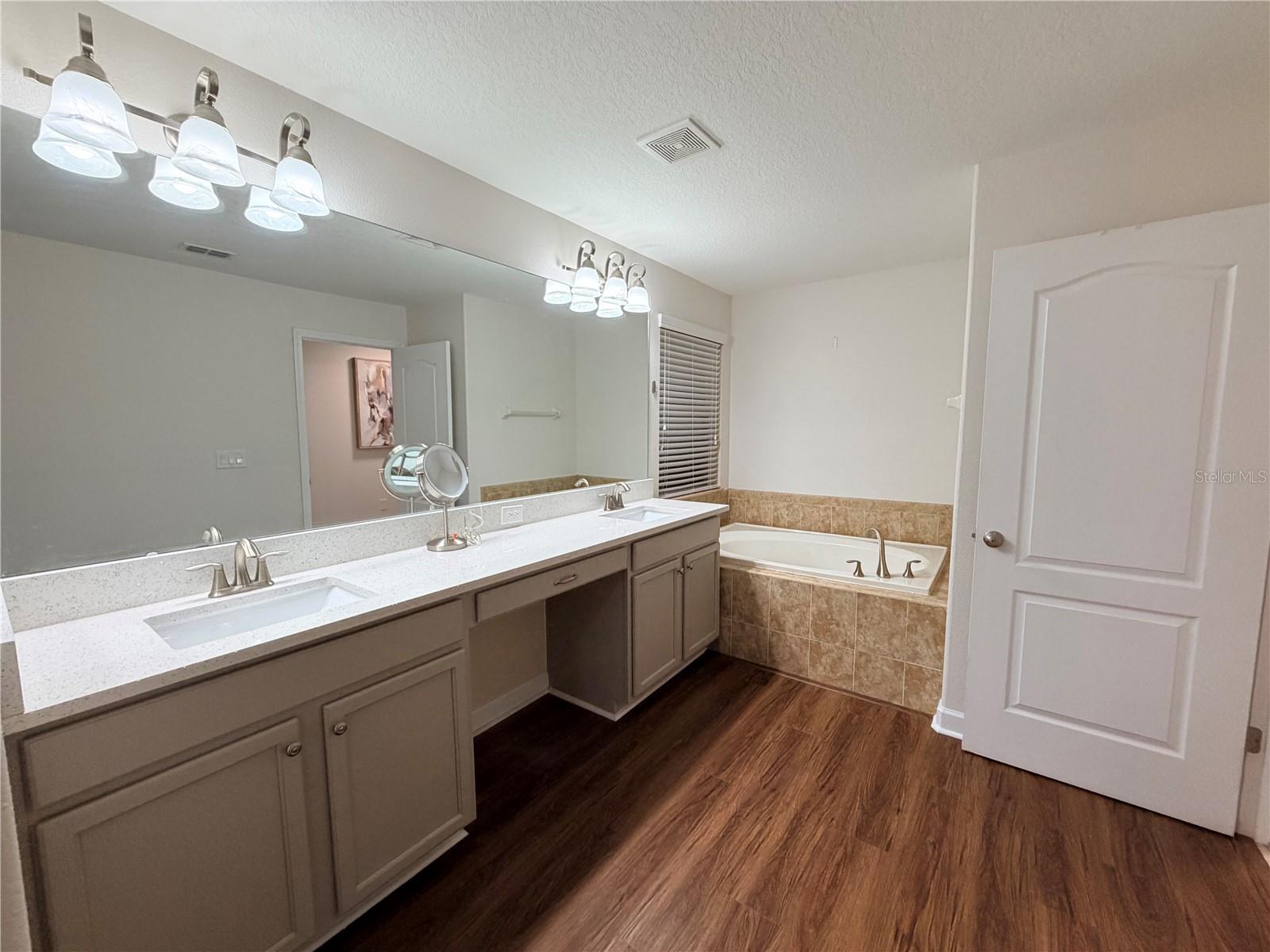 Image 34 of 80 For 2997 Buccaneer Palm Road