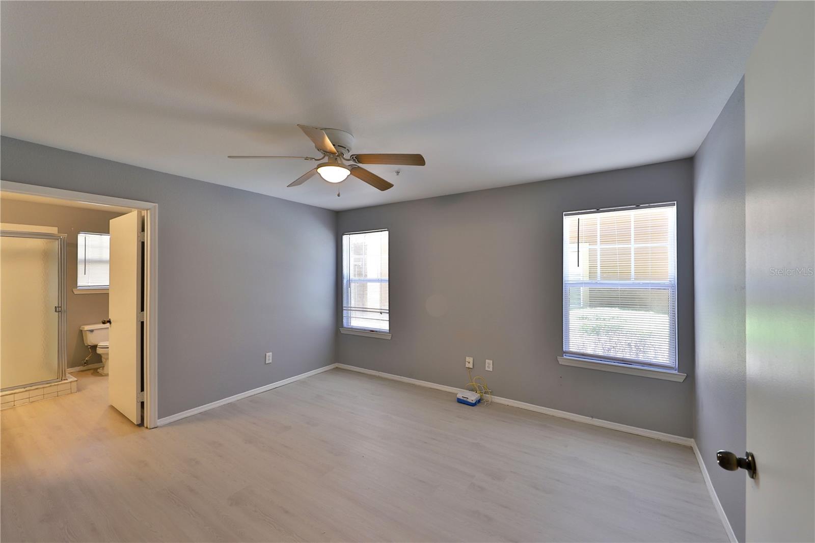 Image 10 of 21 For 409 Summit Ridge Place 111