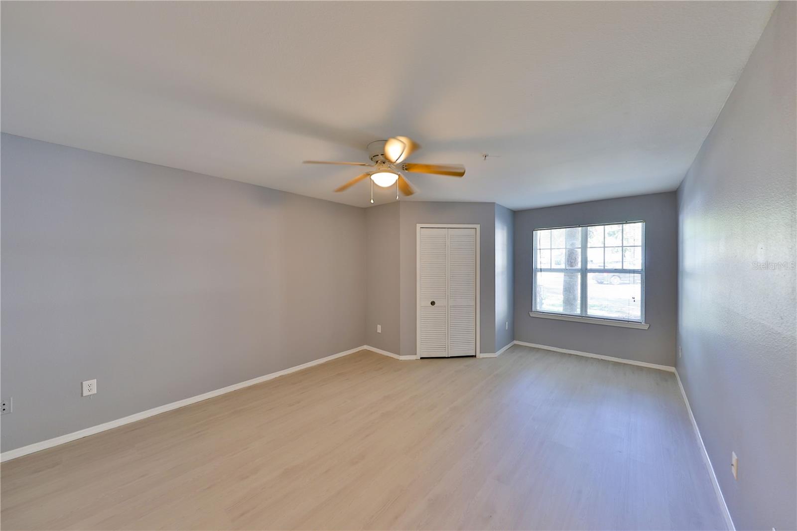 Image 12 of 21 For 409 Summit Ridge Place 111