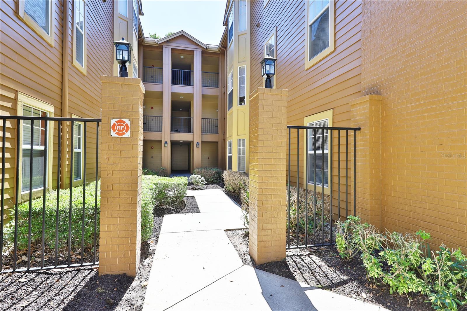 Image 2 of 21 For 409 Summit Ridge Place 111