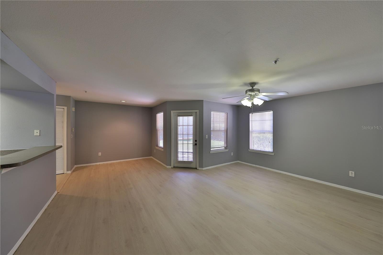 Image 5 of 21 For 409 Summit Ridge Place 111