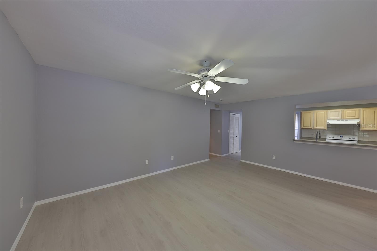 Image 7 of 21 For 409 Summit Ridge Place 111