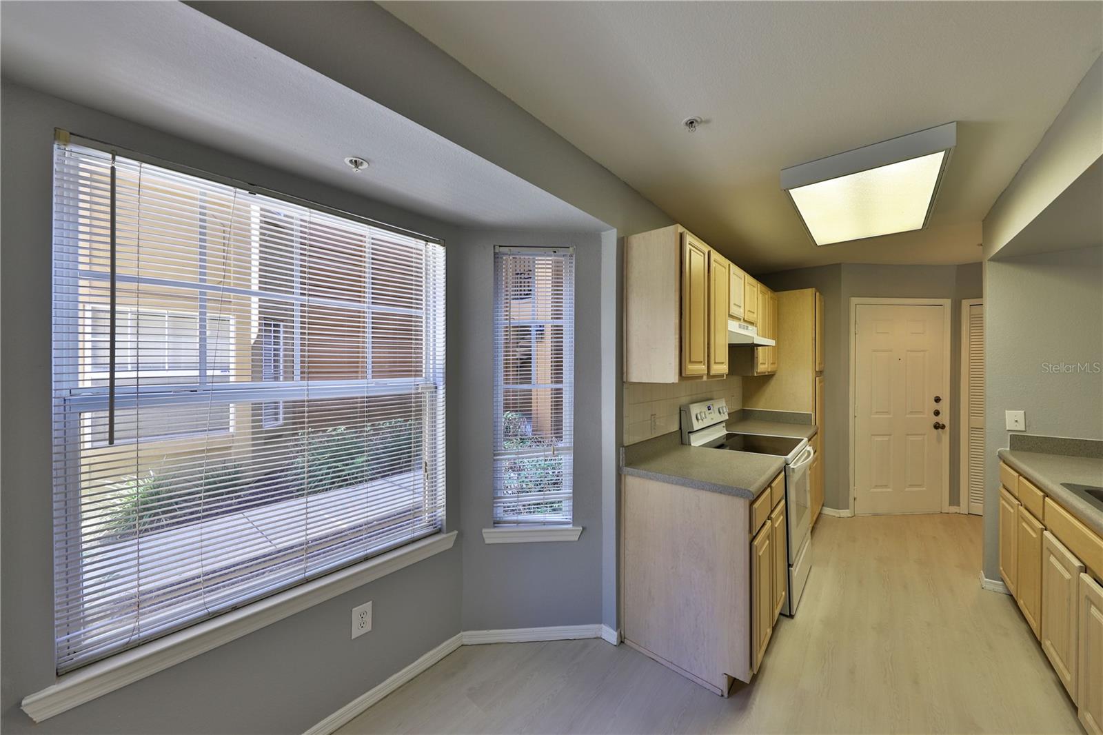 Image 9 of 21 For 409 Summit Ridge Place 111