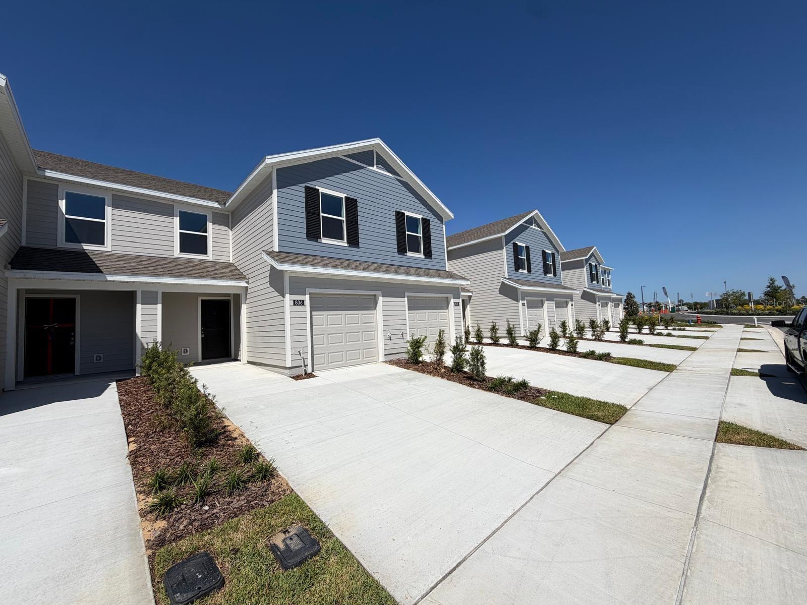 Image 2 of 20 For 836 Lynx Street