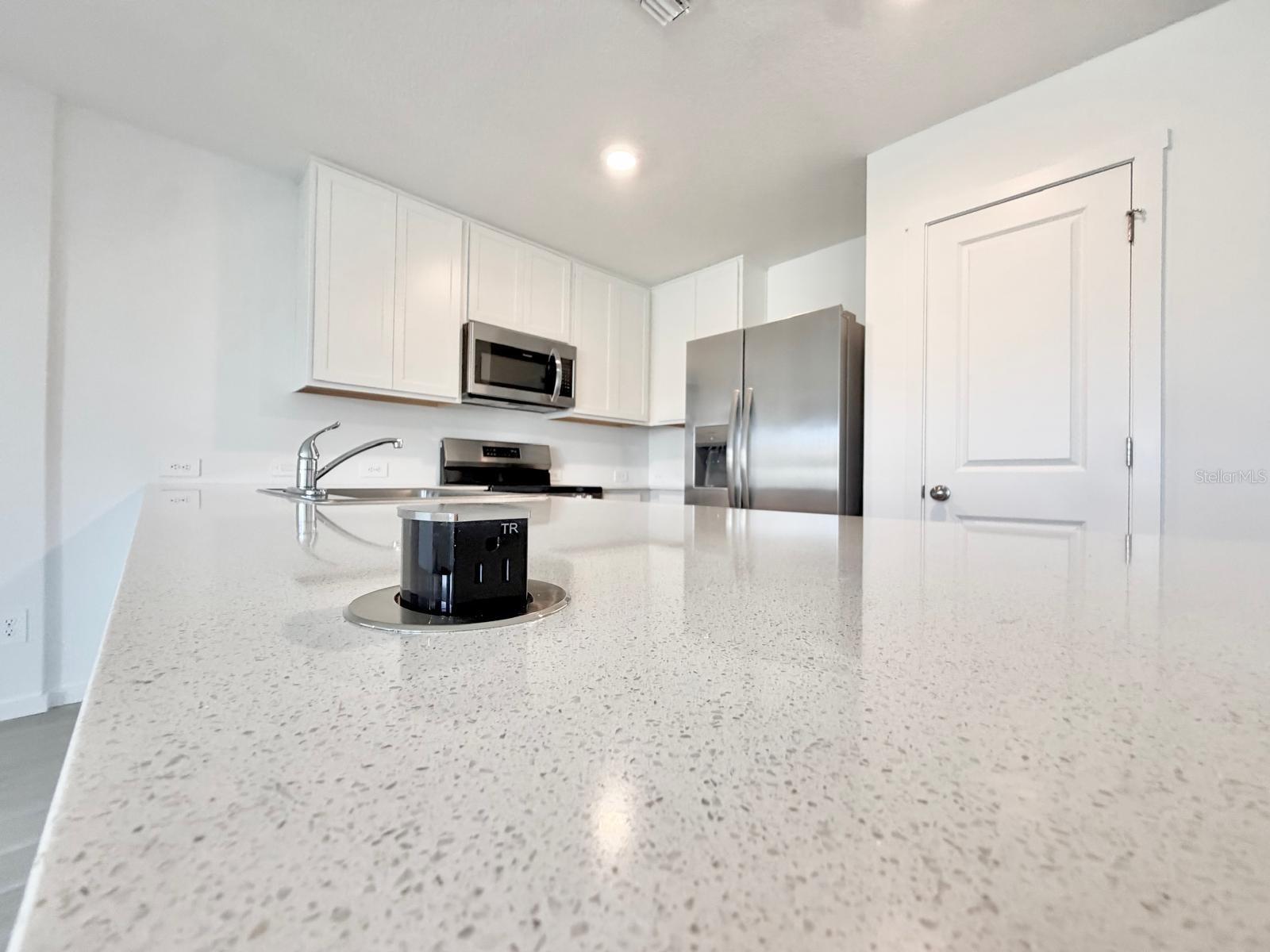 Image 7 of 20 For 836 Lynx Street