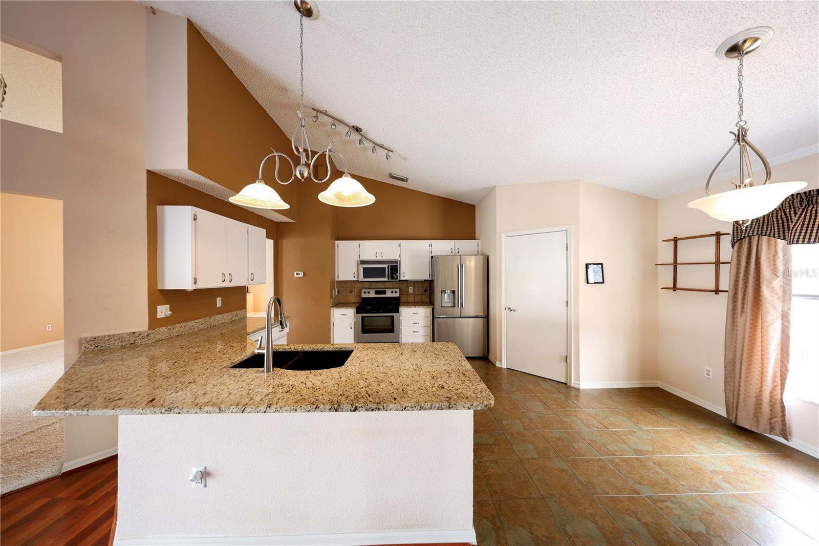 Image 7 of 35 For 2943 Paddington Way