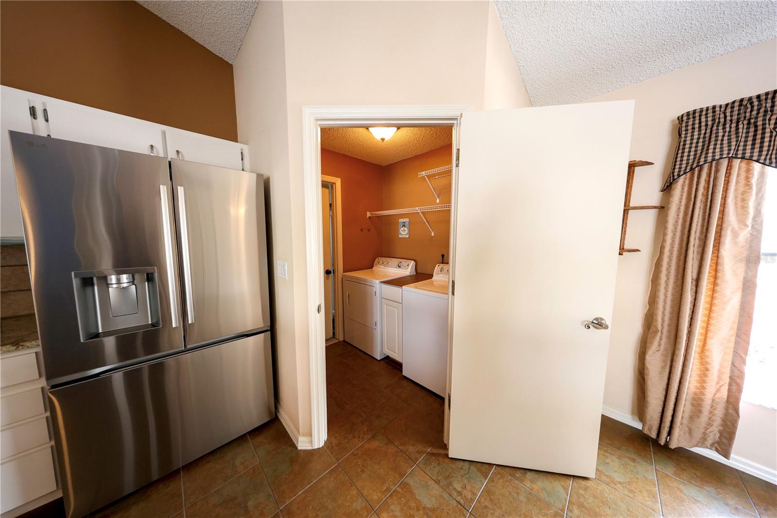 Image 8 of 35 For 2943 Paddington Way