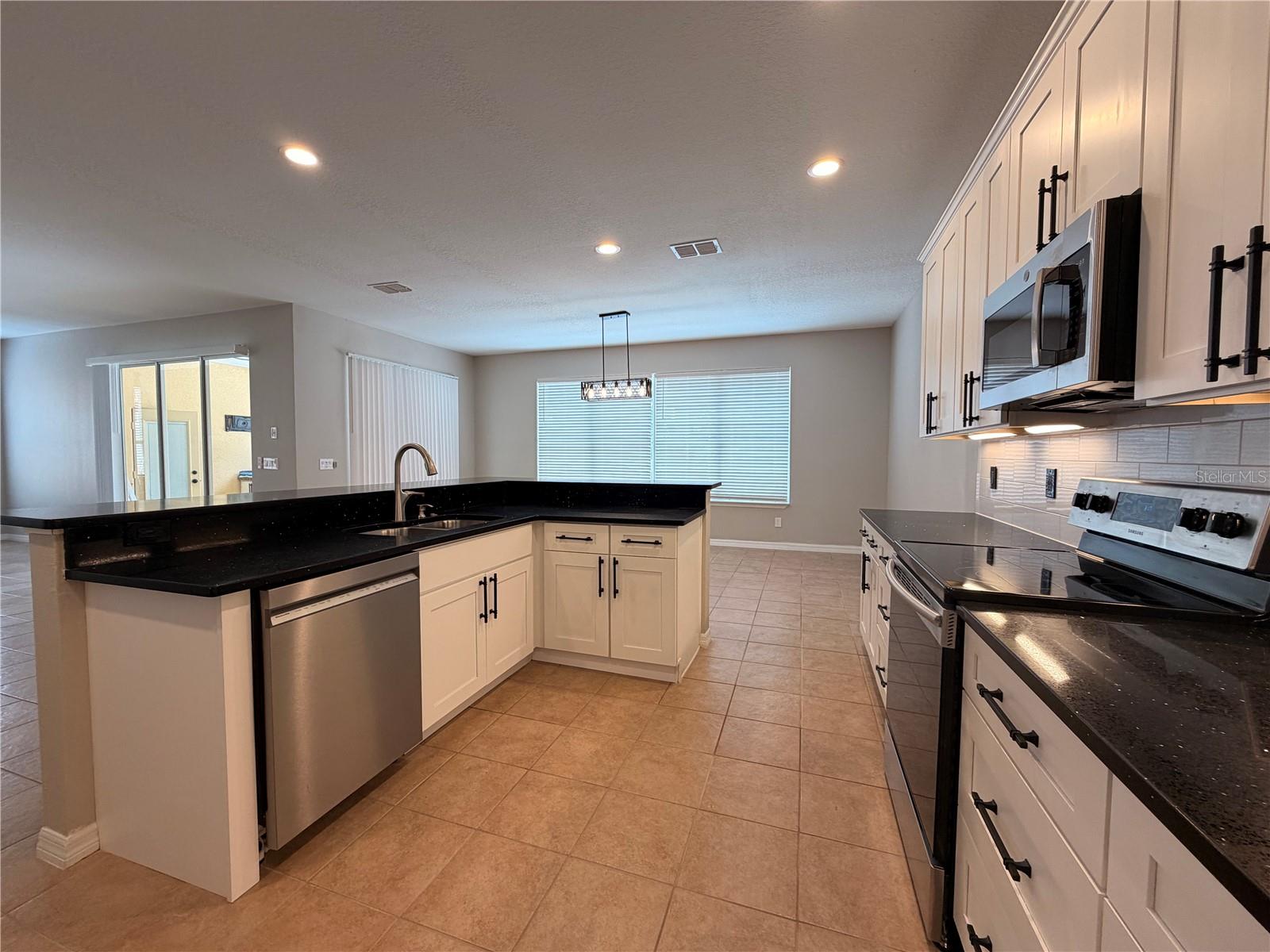 Image 11 of 54 For 528 Orange Cosmos Boulevard