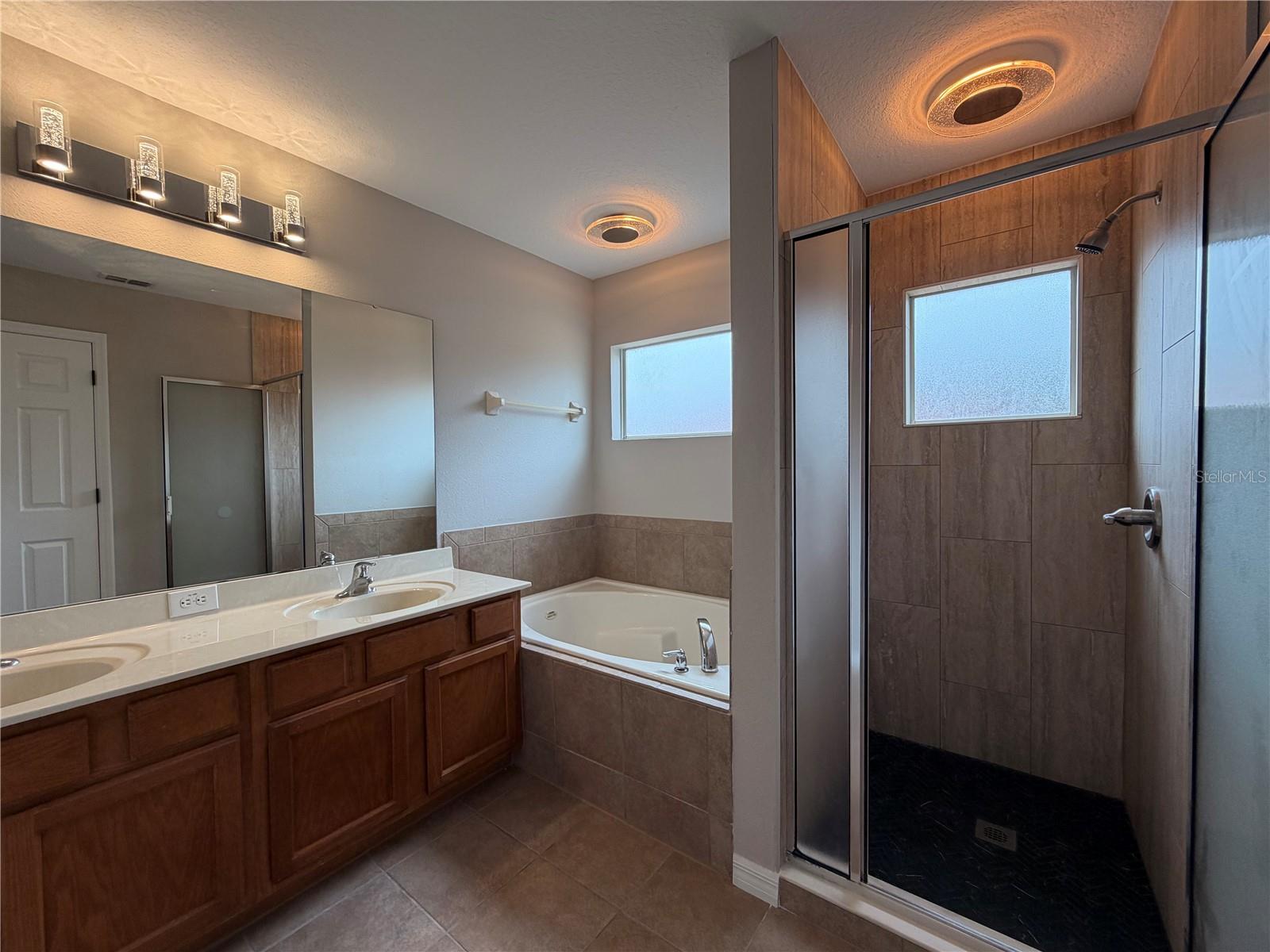 Image 31 of 54 For 528 Orange Cosmos Boulevard