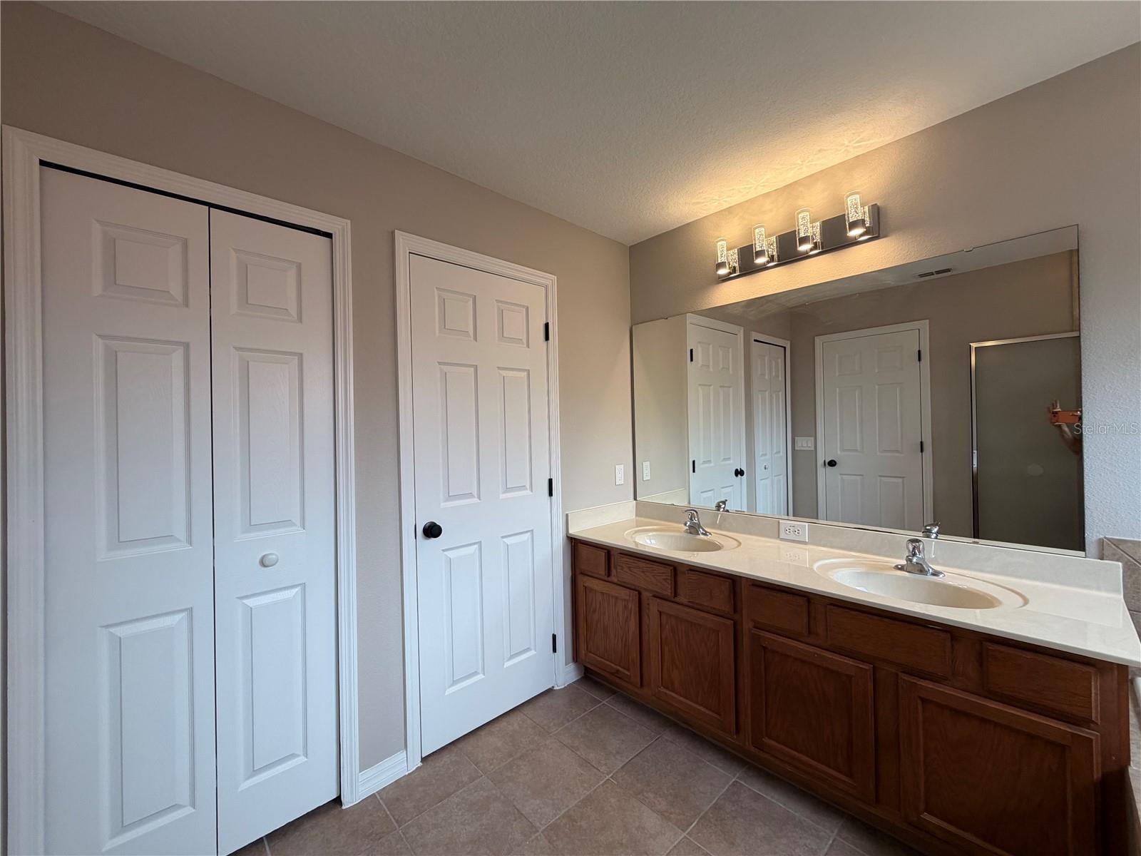 Image 33 of 54 For 528 Orange Cosmos Boulevard