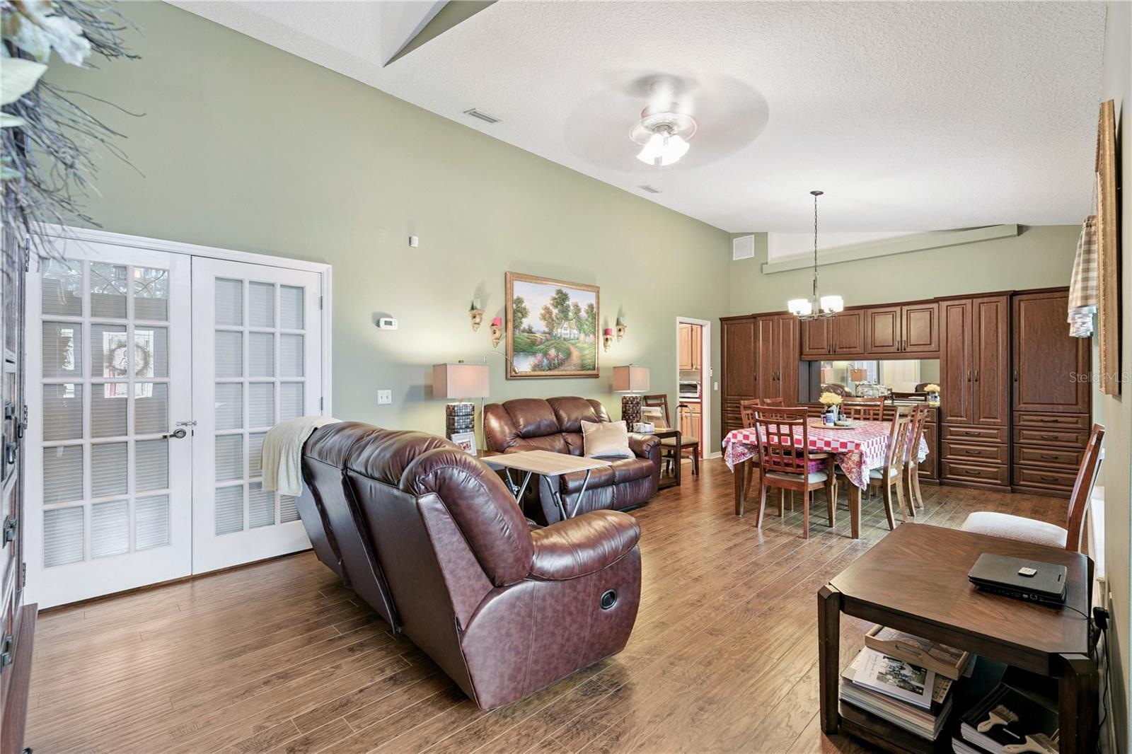 Image 12 of 52 For 1674 Carillon Park Drive