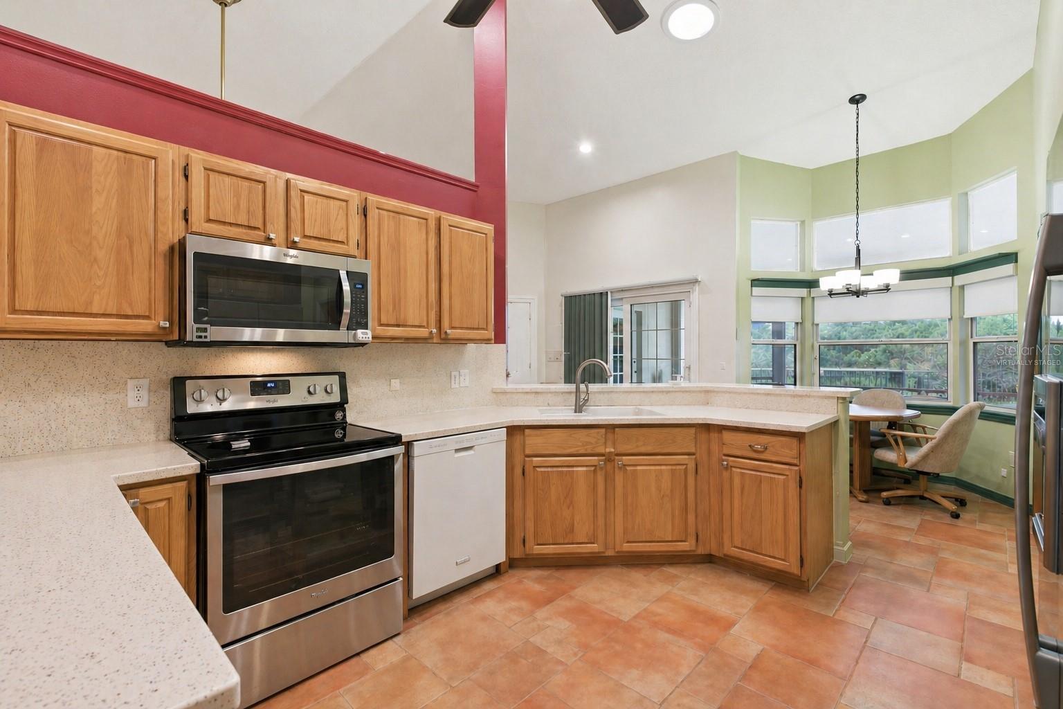 Image 18 of 52 For 1674 Carillon Park Drive