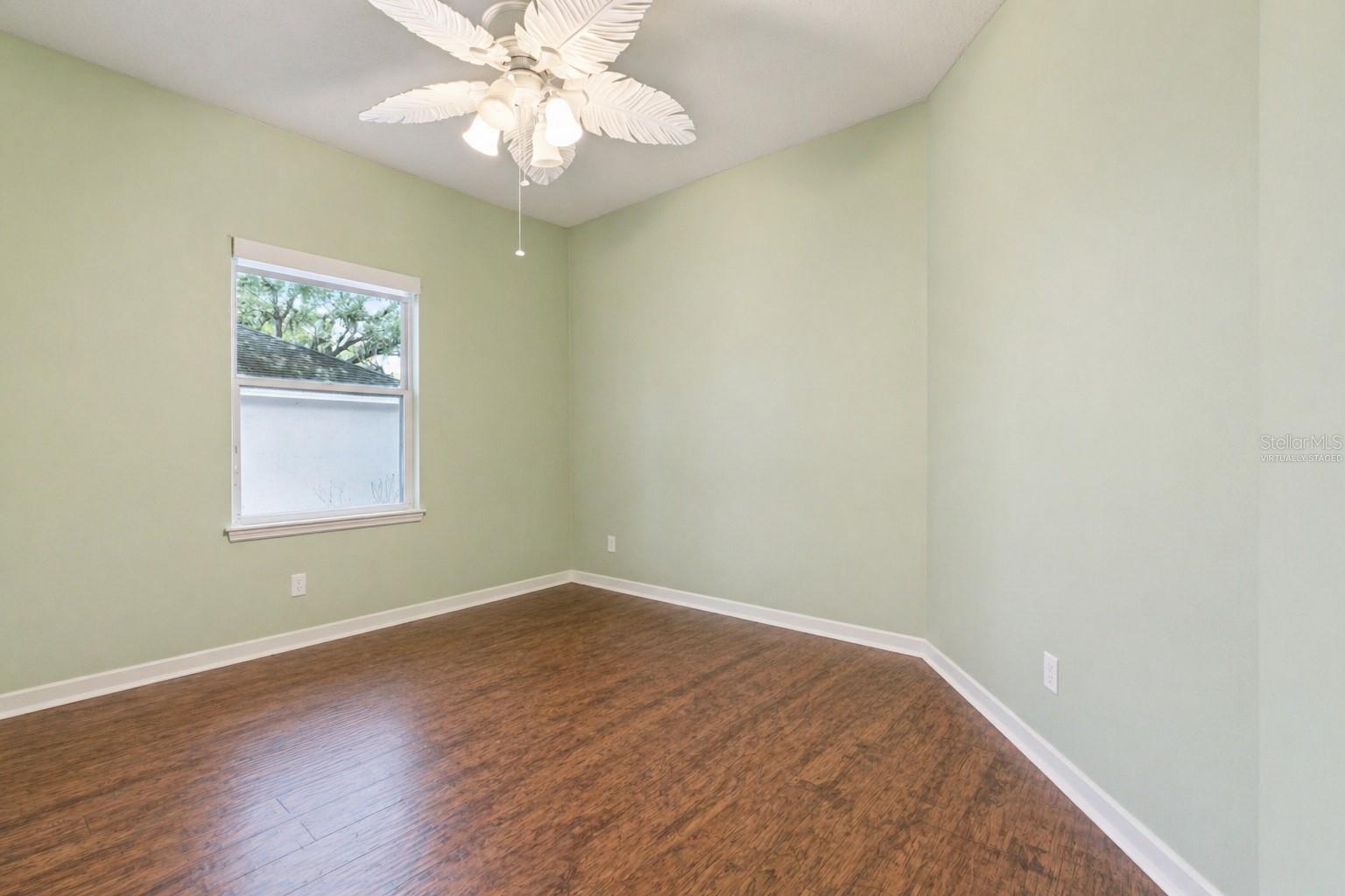 Image 25 of 52 For 1674 Carillon Park Drive