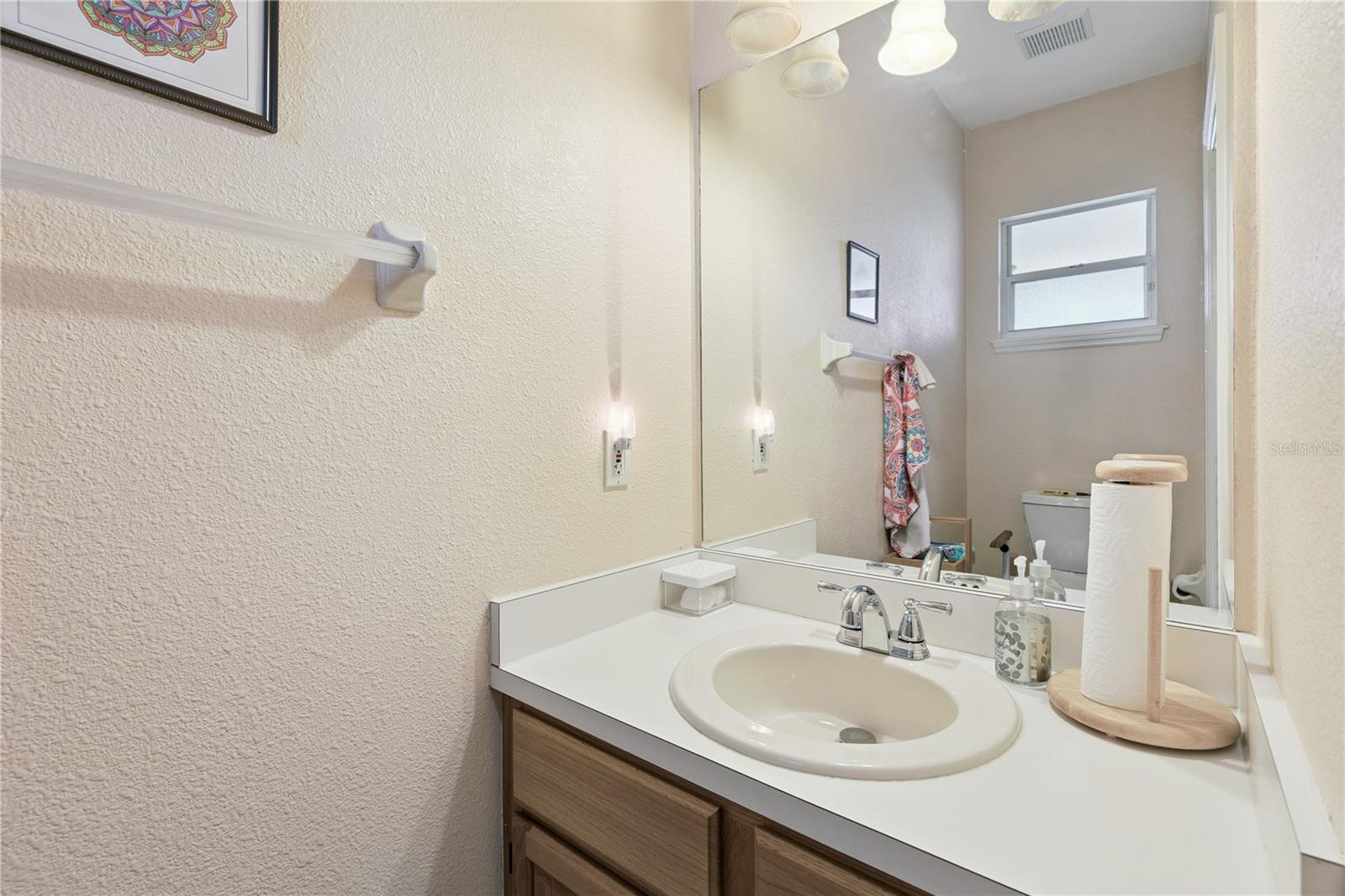 Image 29 of 52 For 1674 Carillon Park Drive