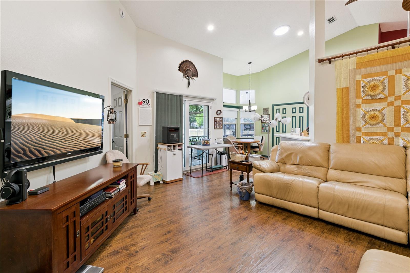 Image 8 of 52 For 1674 Carillon Park Drive