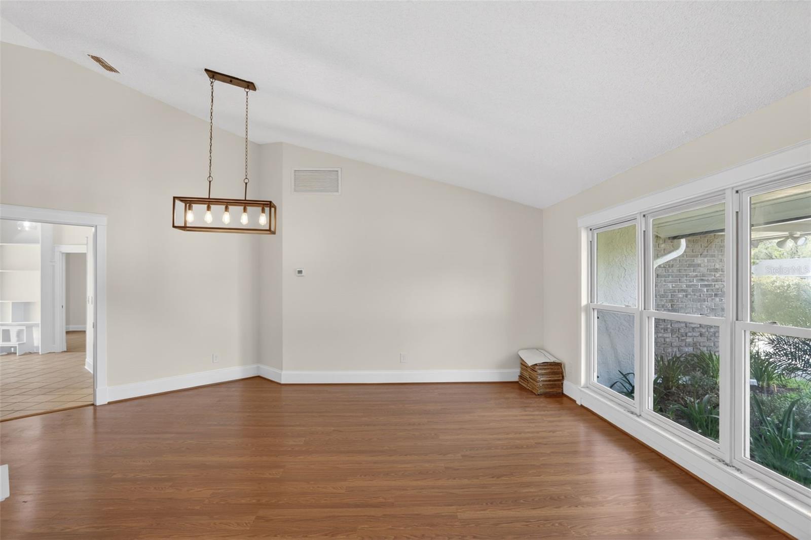 Image 10 of 22 For 1832 Cheryl Drive