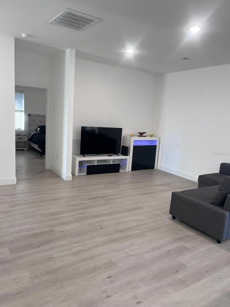 Image 12 of 42 For 1597 Kerman Street