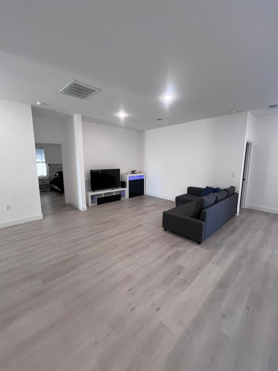 Image 7 of 42 For 1597 Kerman Street