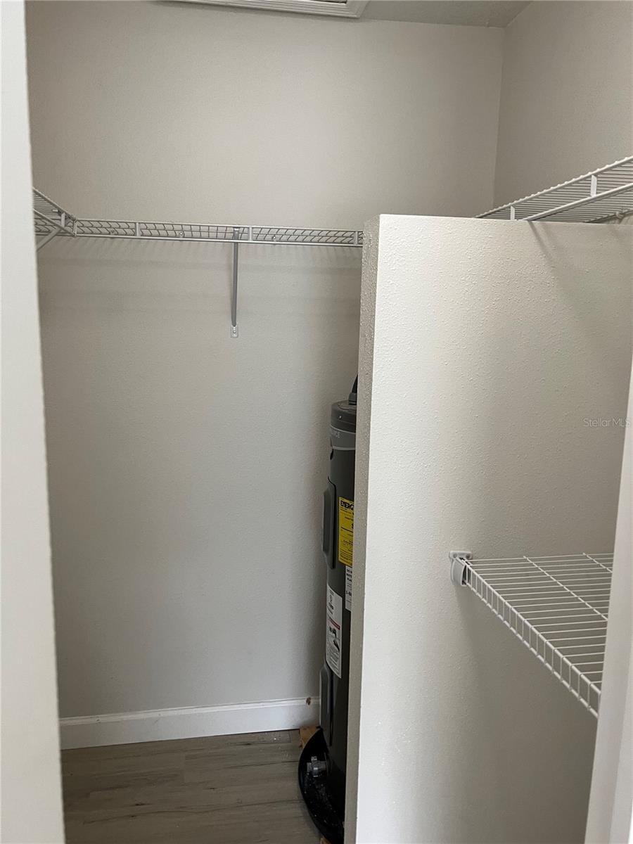 Image 10 of 16 For 3756 Idlebrook Circle 200