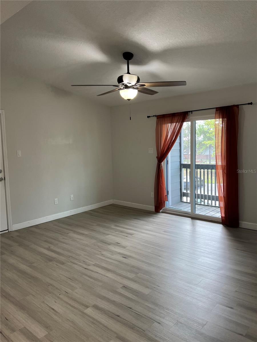 Image 12 of 16 For 3756 Idlebrook Circle 200