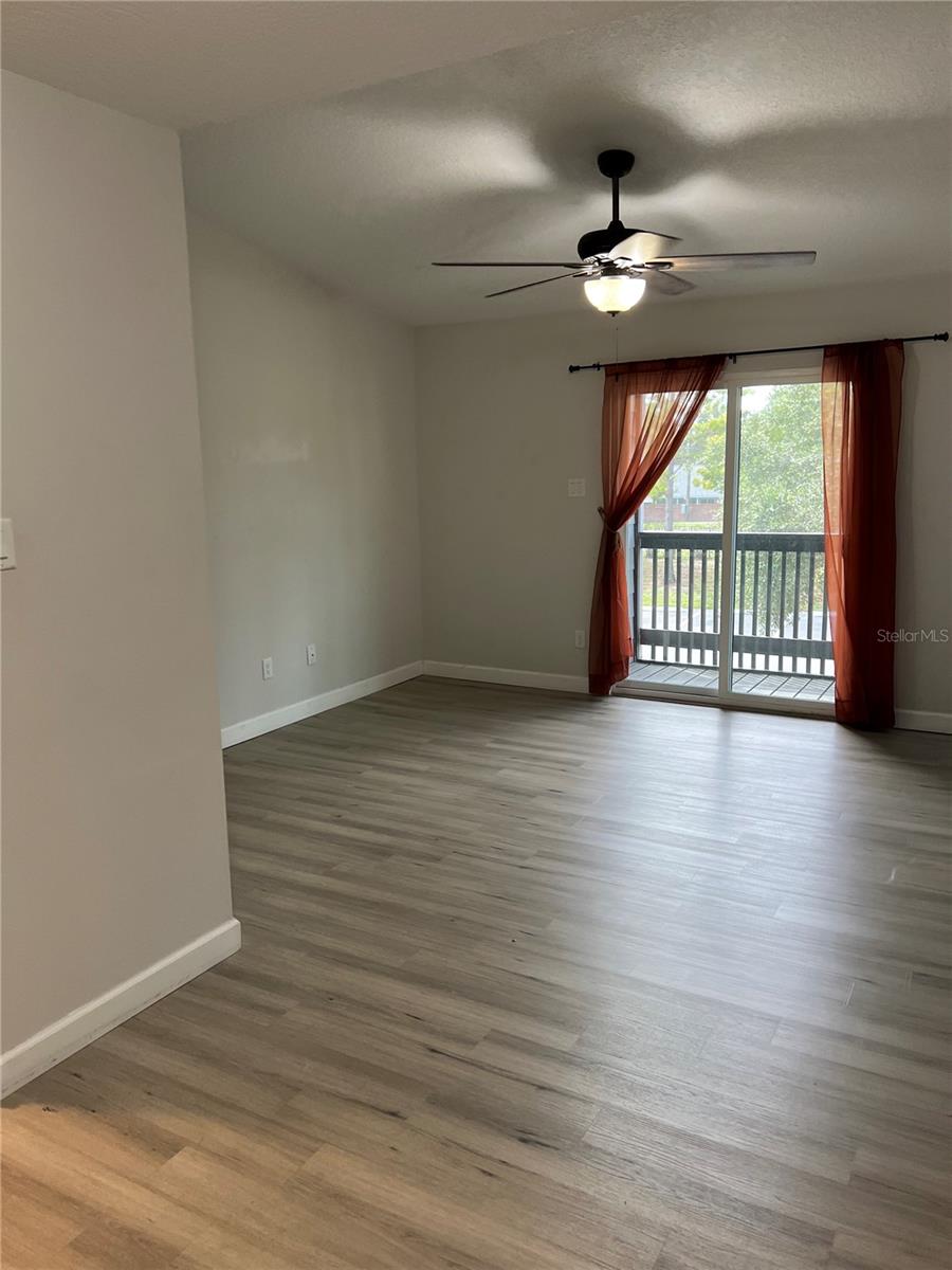 Image 4 of 16 For 3756 Idlebrook Circle 200