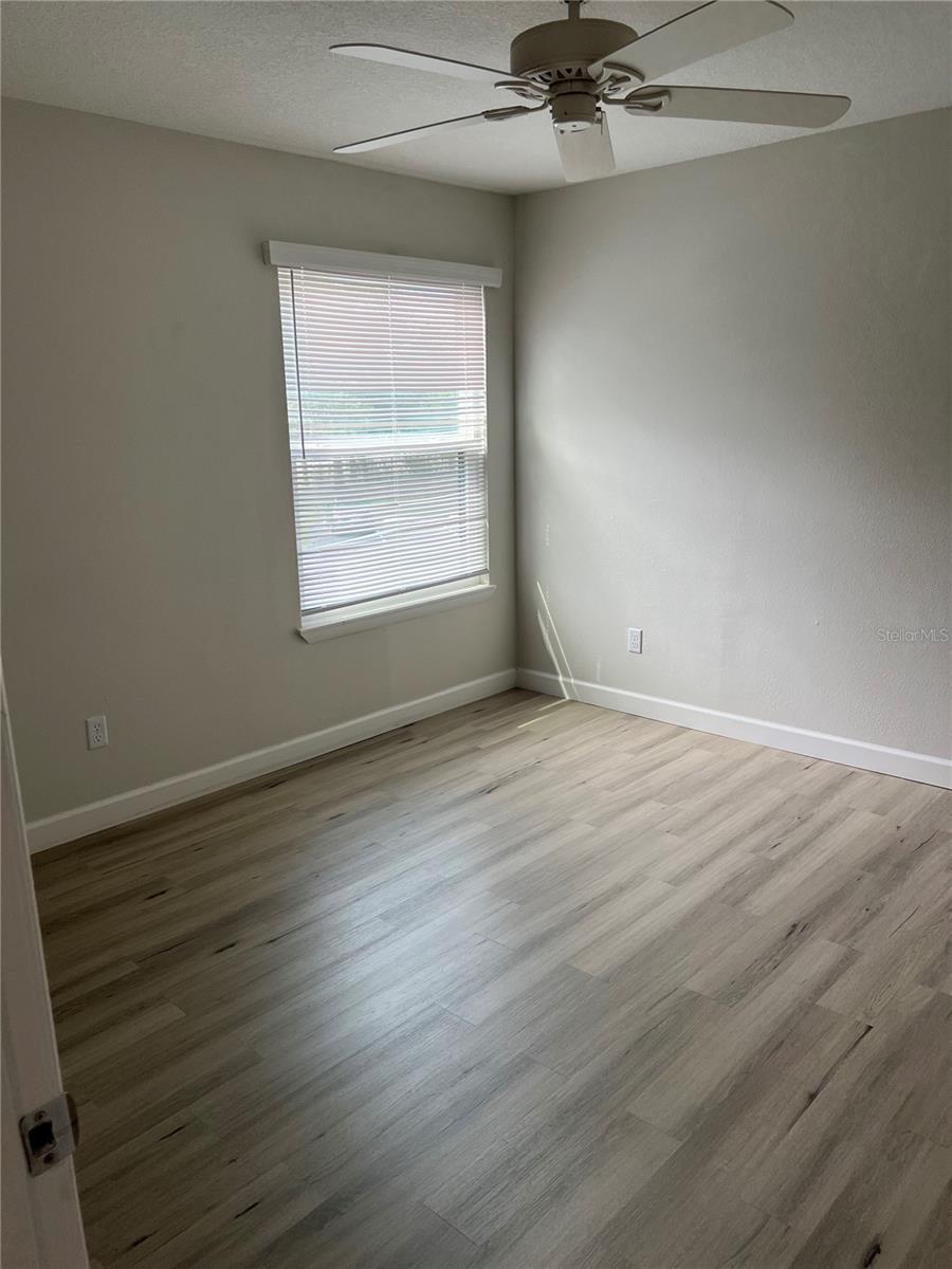 Image 9 of 16 For 3756 Idlebrook Circle 200