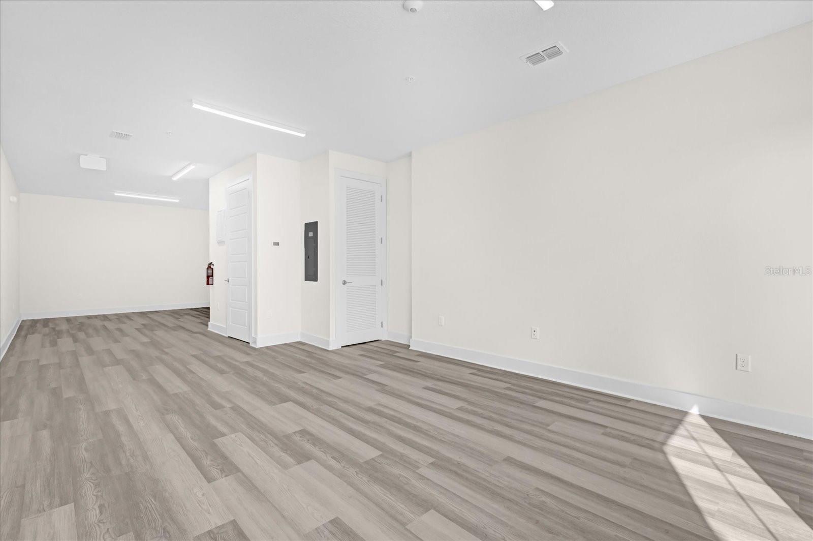 Image 7 of 14 For 415 Mike Roberto Way