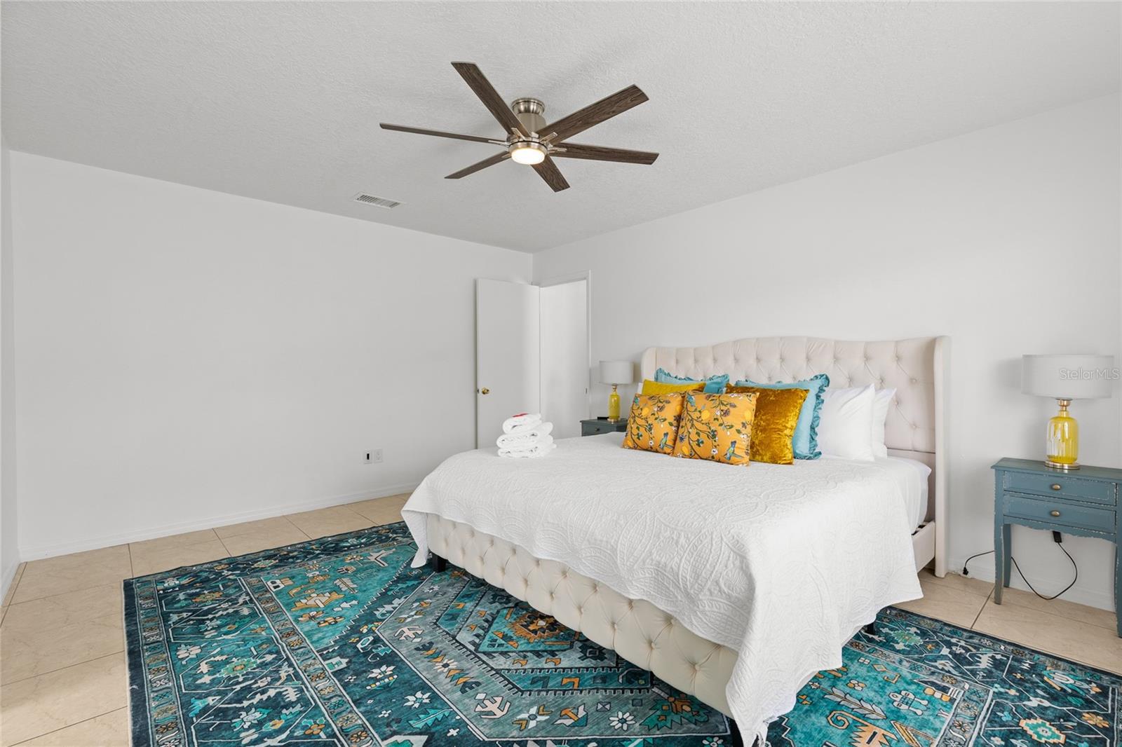 Listing photo id 9 for 1040 Hali Ridge Ct