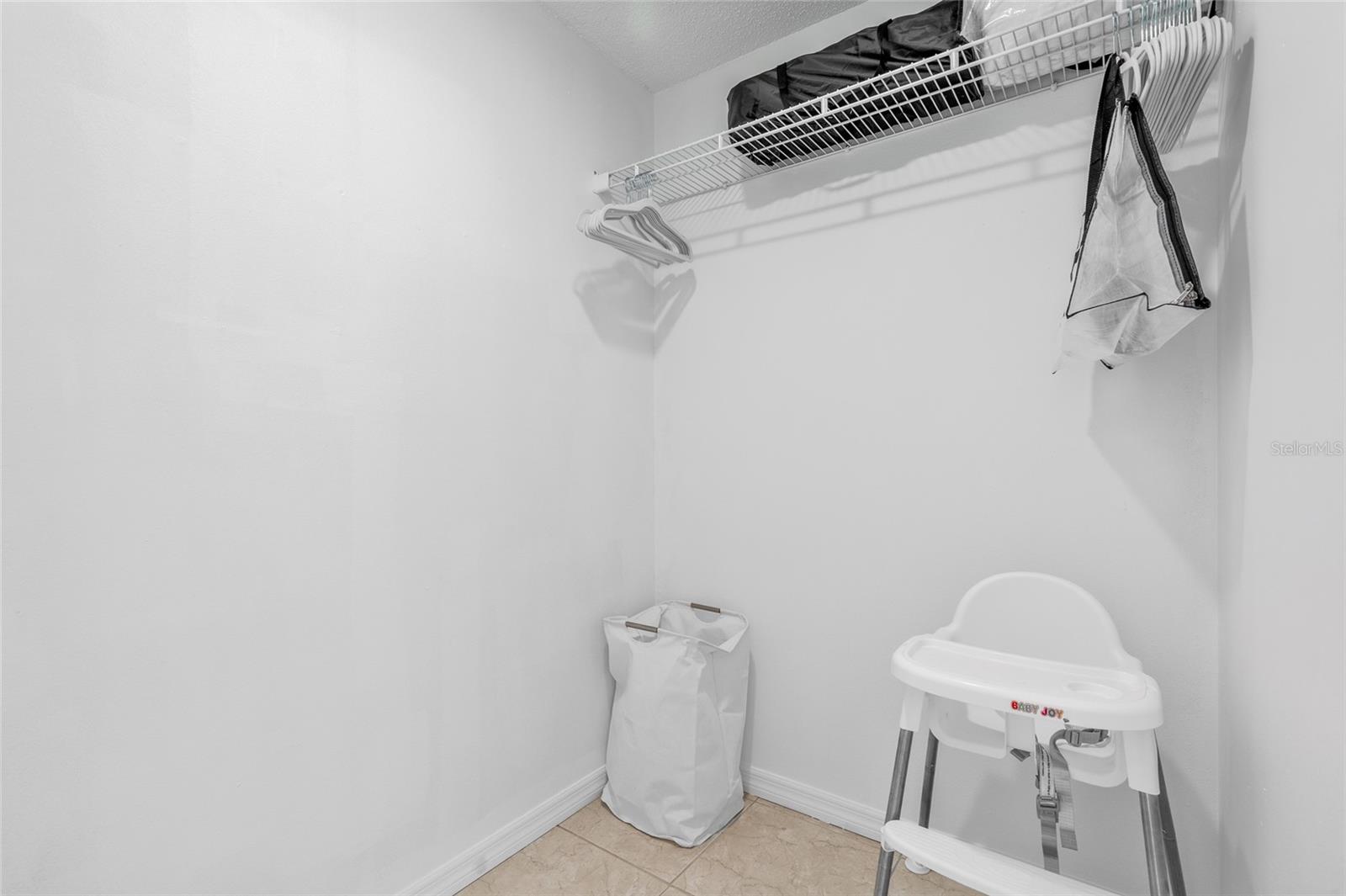 Listing photo id 13 for 1040 Hali Ridge Ct