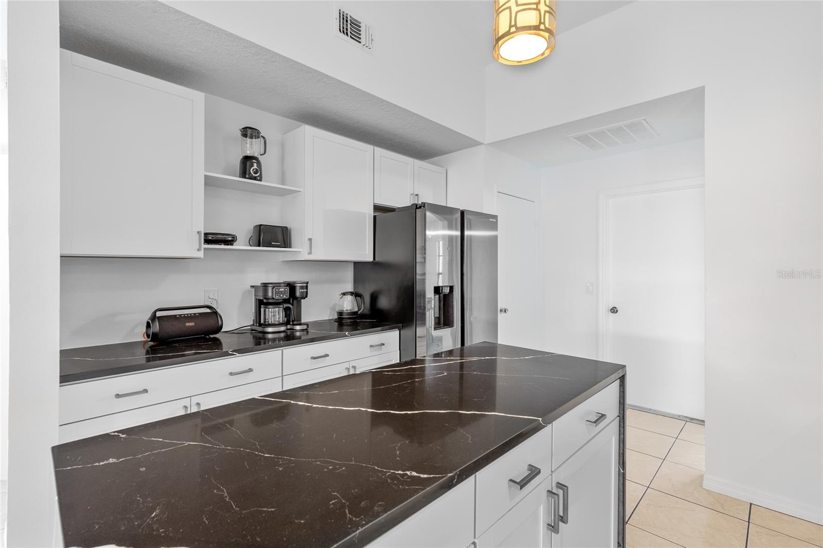 Listing photo id 0 for 1040 Hali Ridge Ct