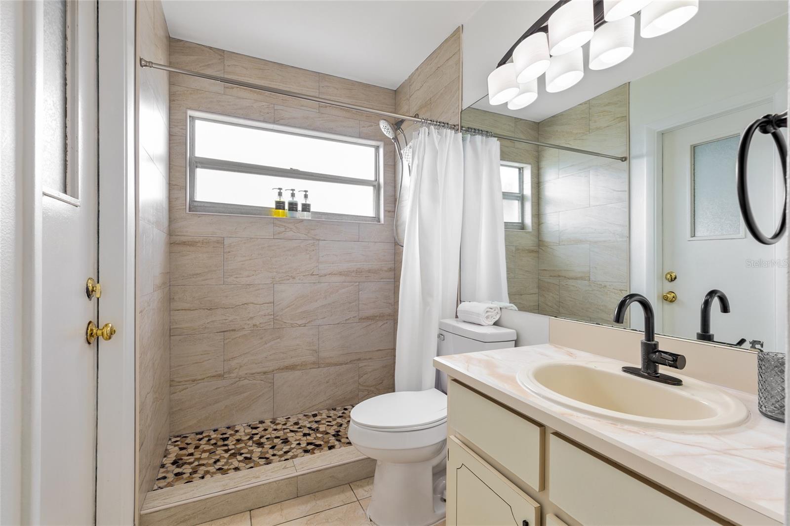 Listing photo id 21 for 1040 Hali Ridge Ct