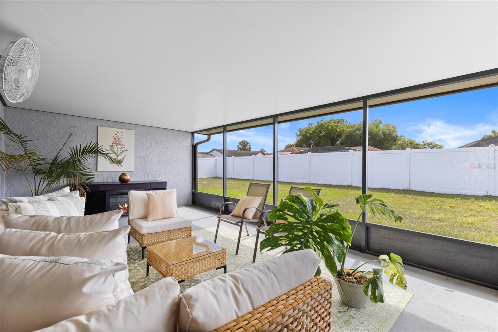 Listing photo id 27 for 1040 Hali Ridge Ct