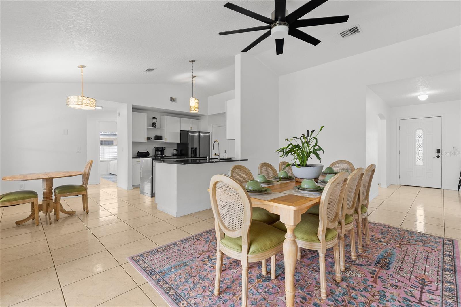 Listing photo id 5 for 1040 Hali Ridge Ct