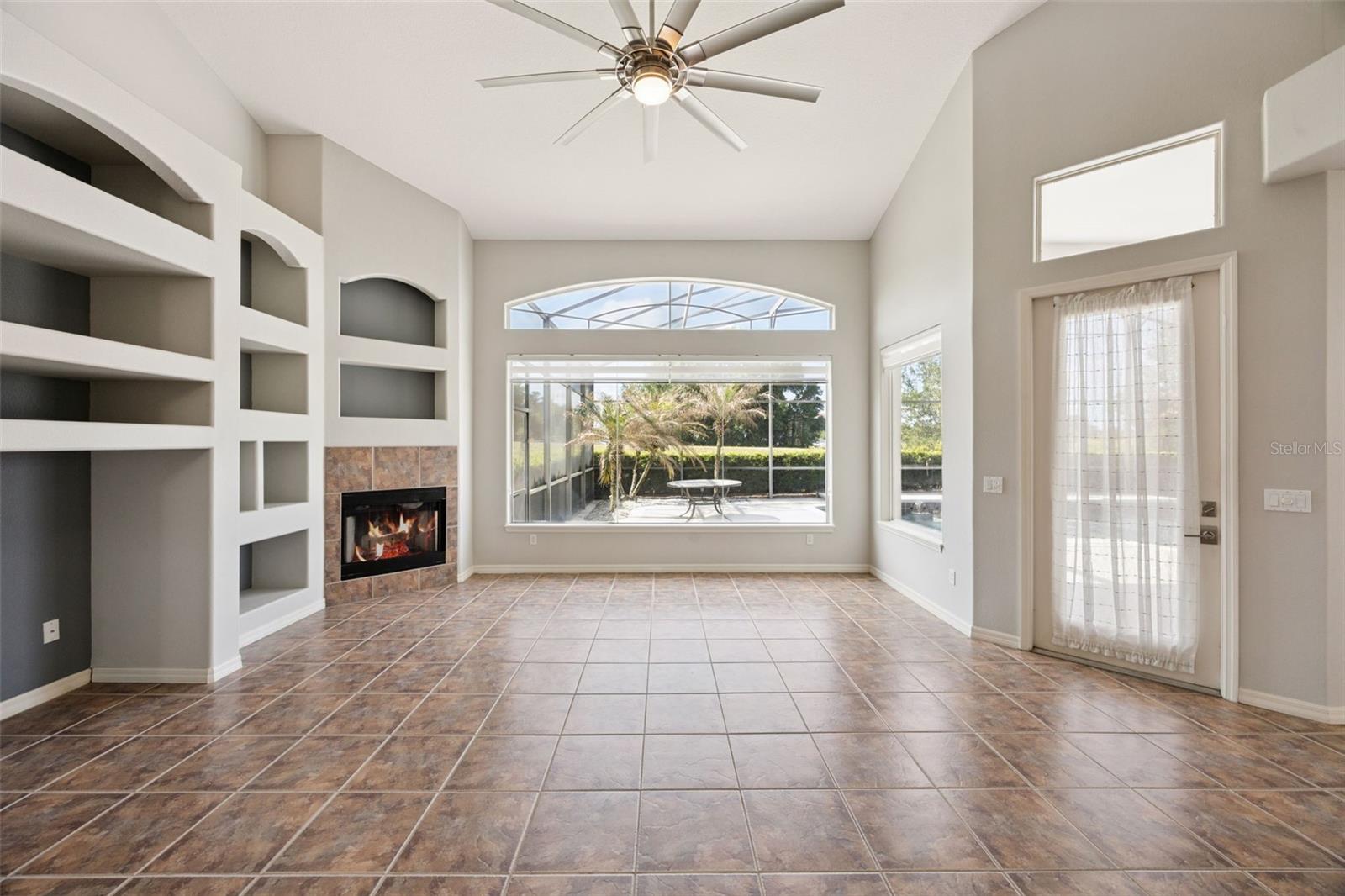 Image 22 of 41 For 4474 Begonia Court