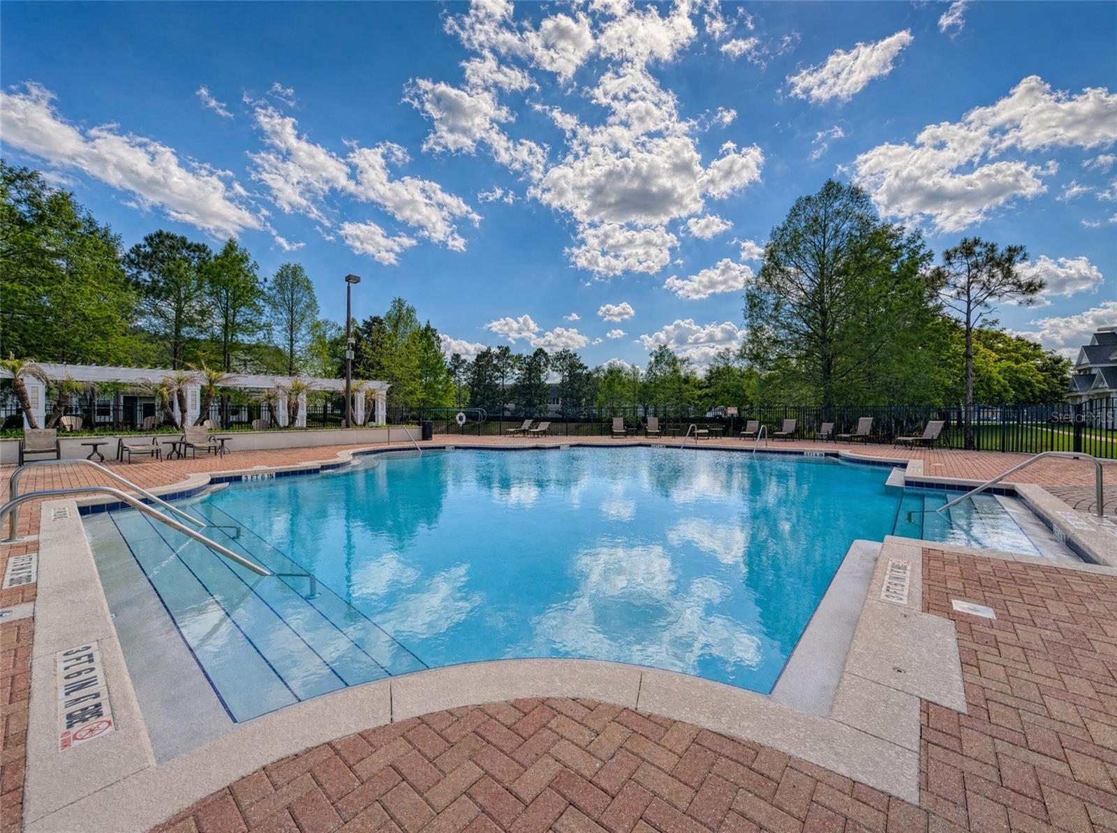 Image 13 of 23 For 143 Southern Pecan Circle 201