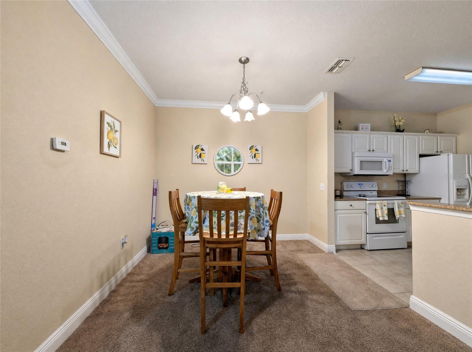 Image 7 of 23 For 143 Southern Pecan Circle 201