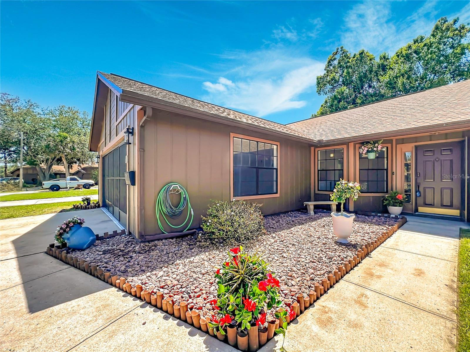 Listing photo id 8 for 1353 Nelson Court