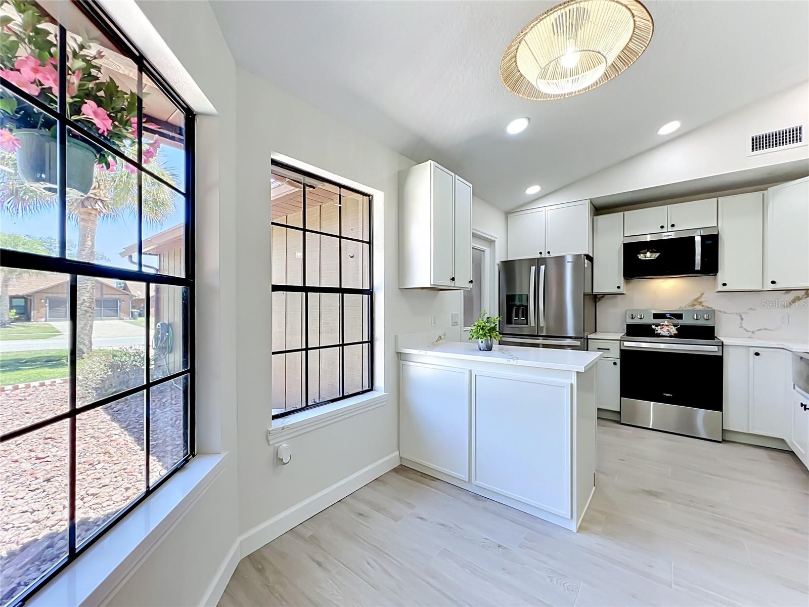 Listing photo id 15 for 1353 Nelson Court