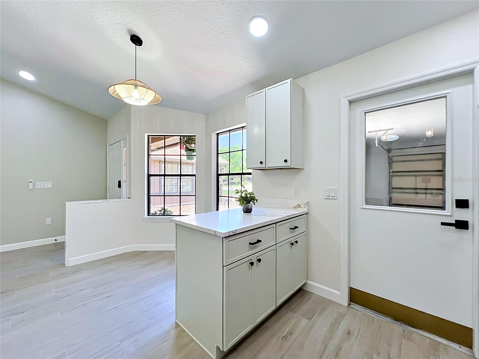 Listing photo id 16 for 1353 Nelson Court