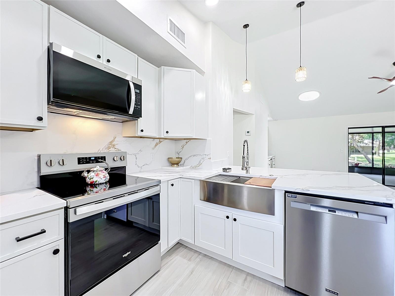 Listing photo id 17 for 1353 Nelson Court